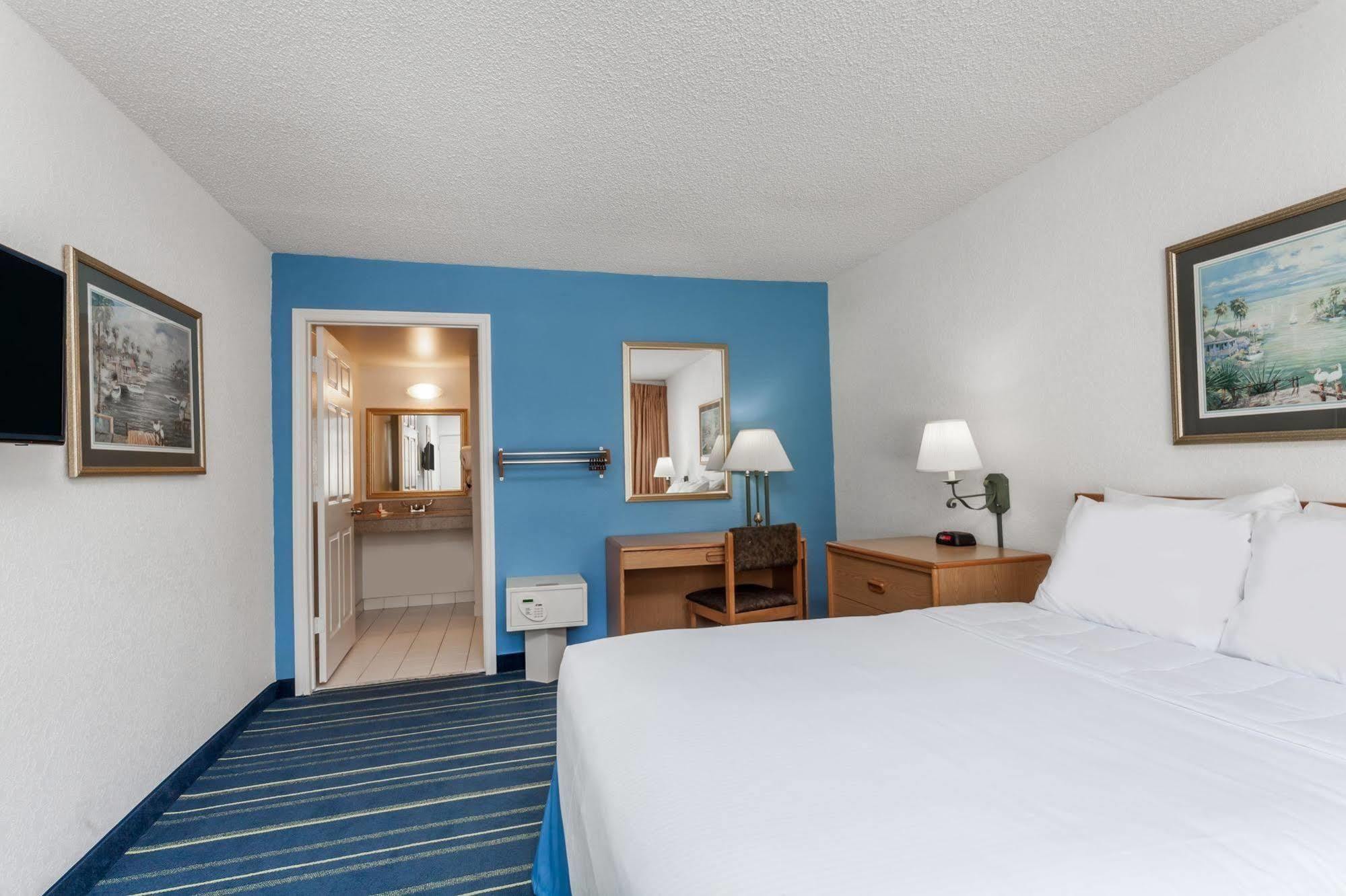 Days Inn By Wyndham เวสต์ปาล์มบีช ภายนอก รูปภาพ